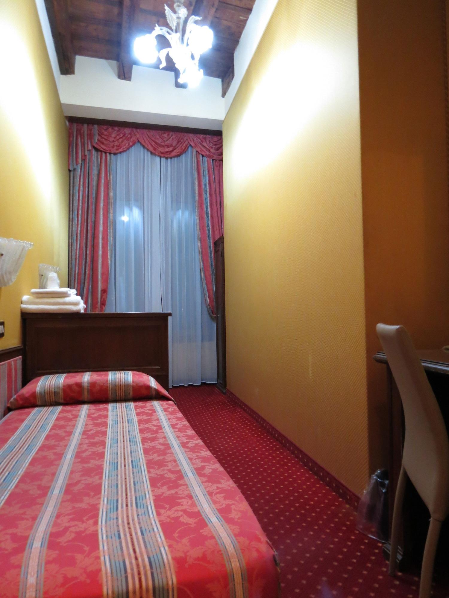 Hotel Bridge Венеция Экстерьер фото