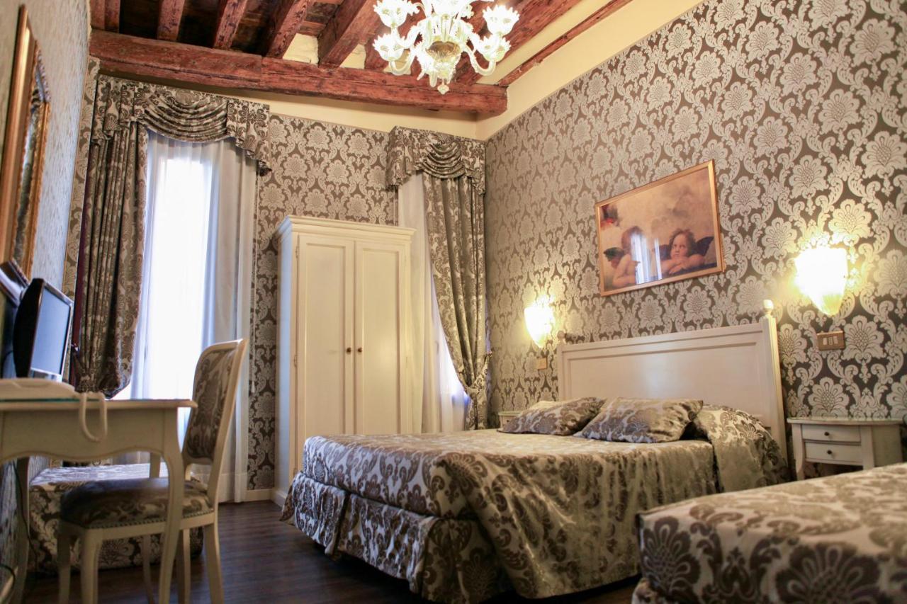 Hotel Bridge Венеция Экстерьер фото